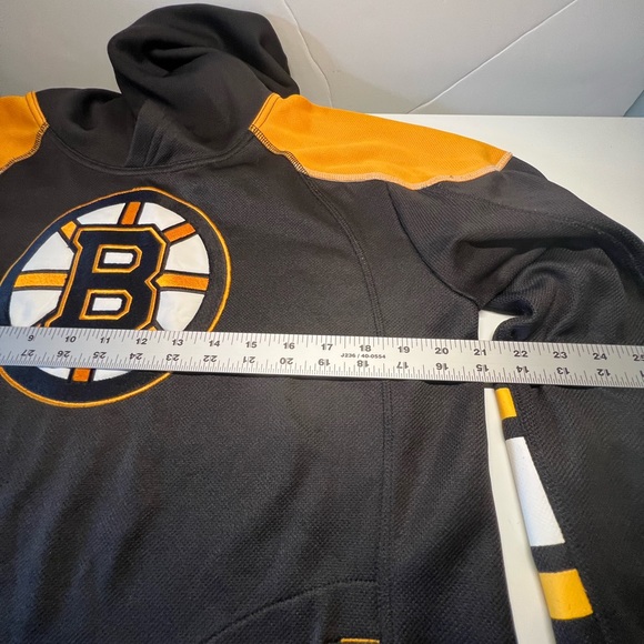 Boston Bruins Face Off Reebok Youth XL/18 Hooded Front Pockets Pullover - Picture 6 of 8